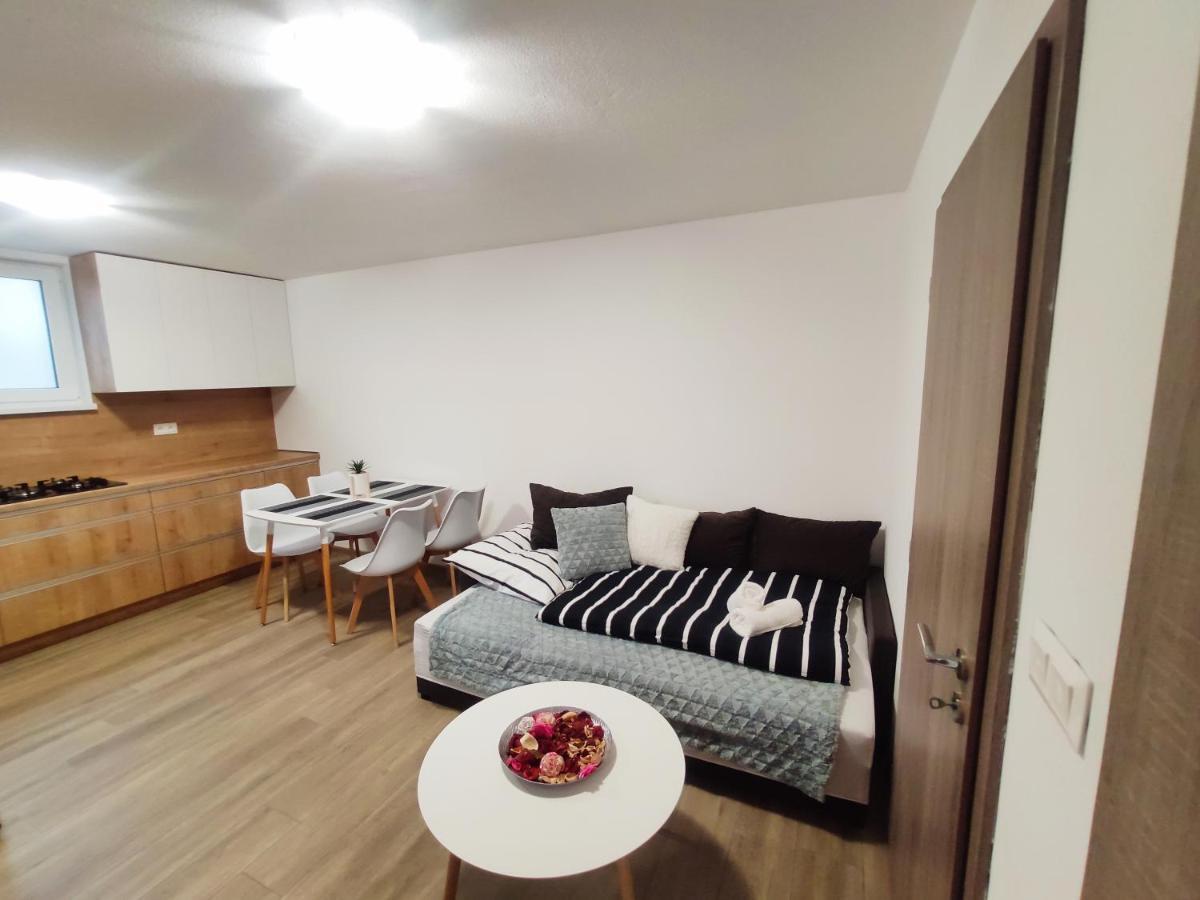 Milan&Eva Apartment Svaty Jur Luaran gambar