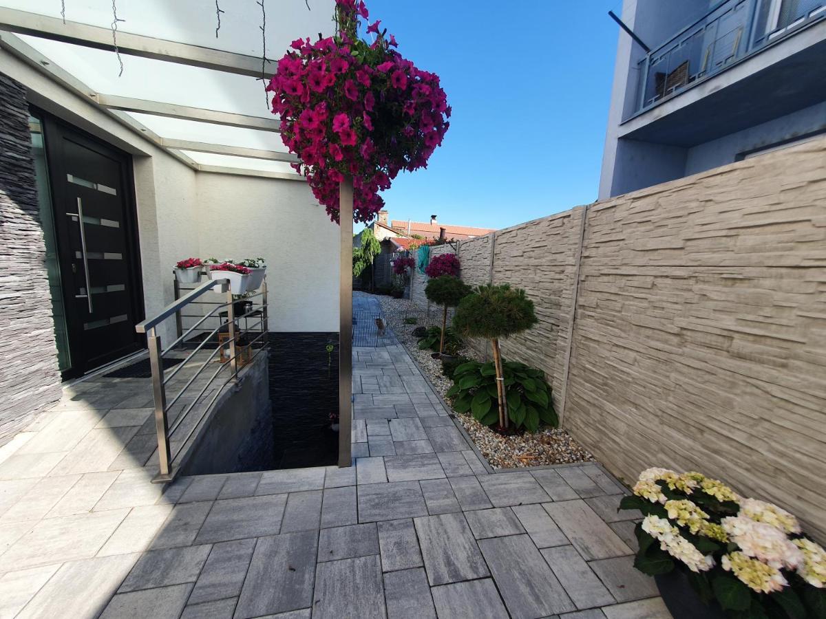 Milan&Eva Apartment Svaty Jur Luaran gambar