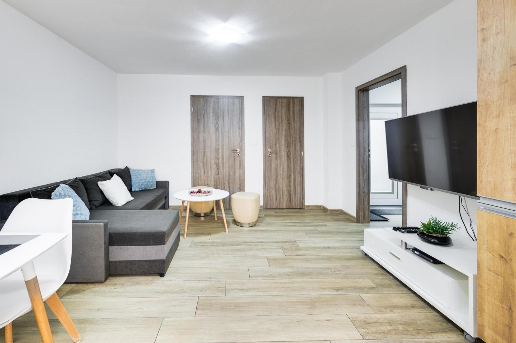 Milan&Eva Apartment Svaty Jur Luaran gambar