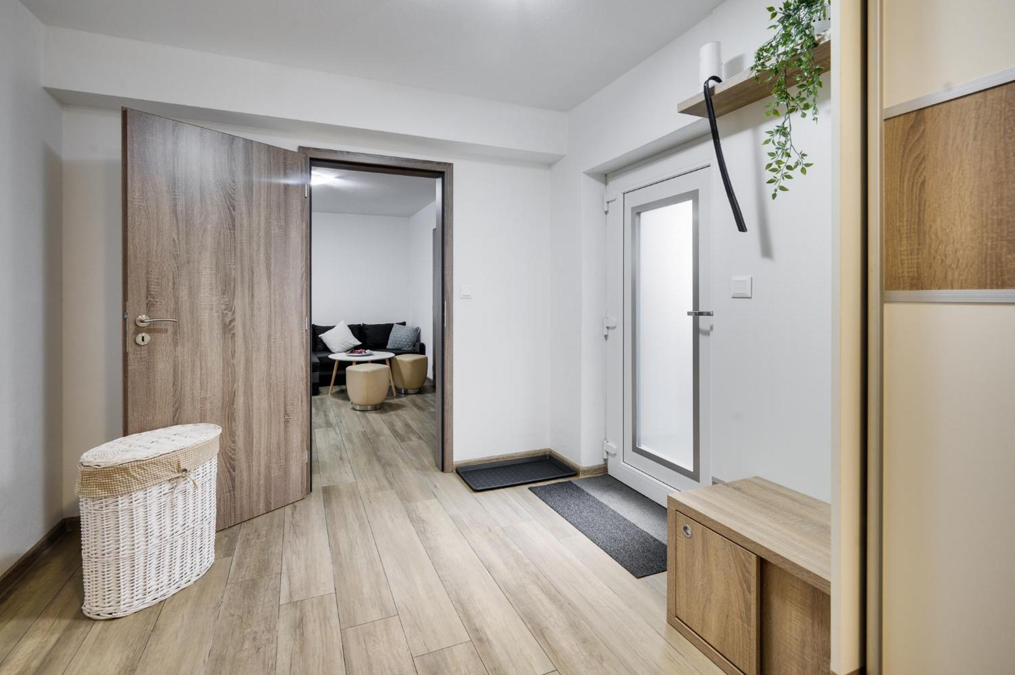 Milan&Eva Apartment Svaty Jur Luaran gambar